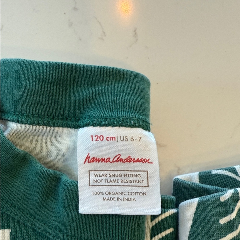 Hanna Andersson Forest Green and White Pajama Set - Picture 2 of 3